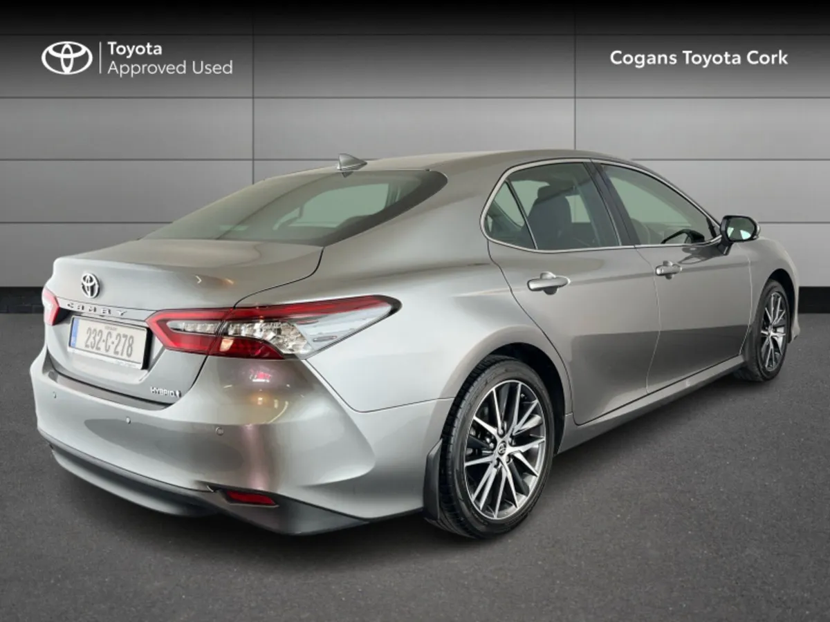 Toyota Camry CAMRY PLATINUM EDITION - Image 2