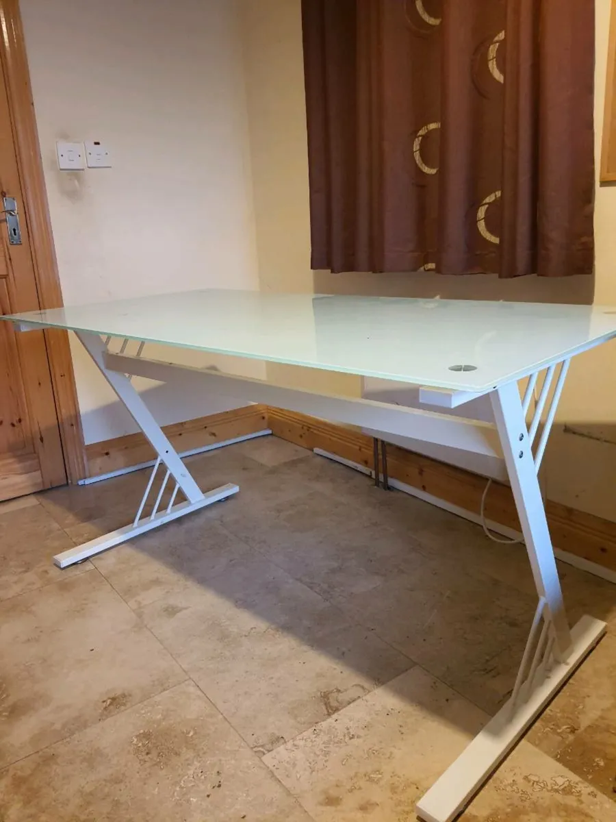 Office Desk - Image 1