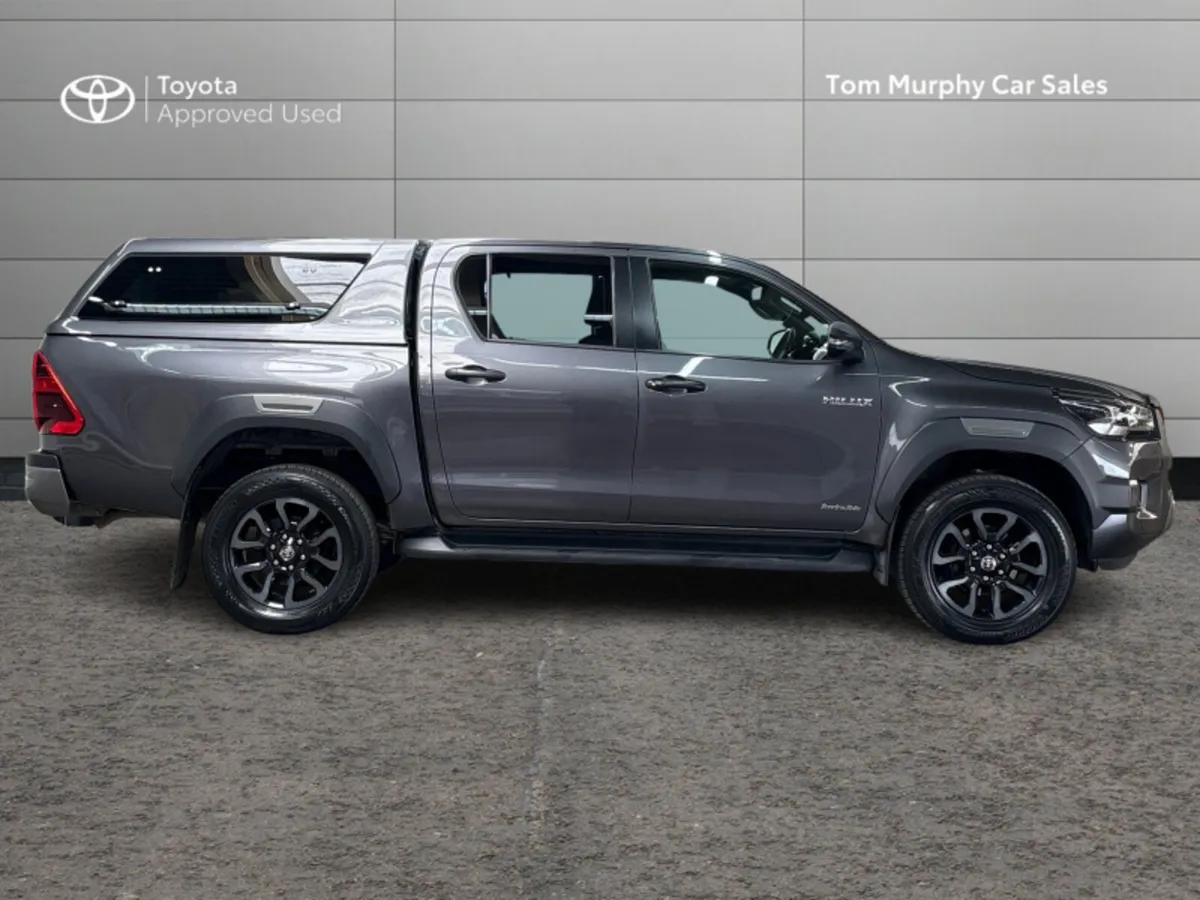 Toyota Hilux 2.8 INVINCIBLE AUTO 4DR - Image 3