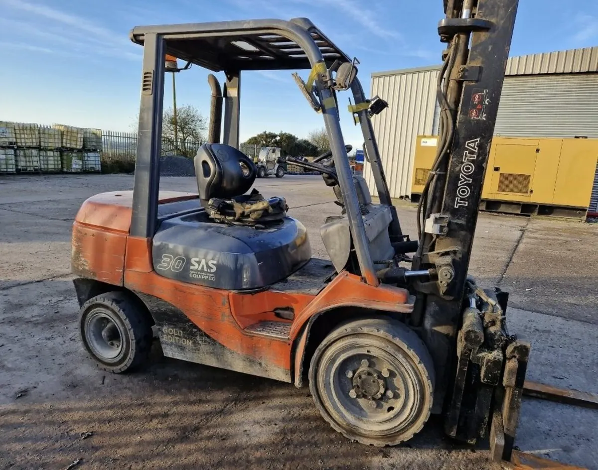 3t Toyota forklift - Image 1