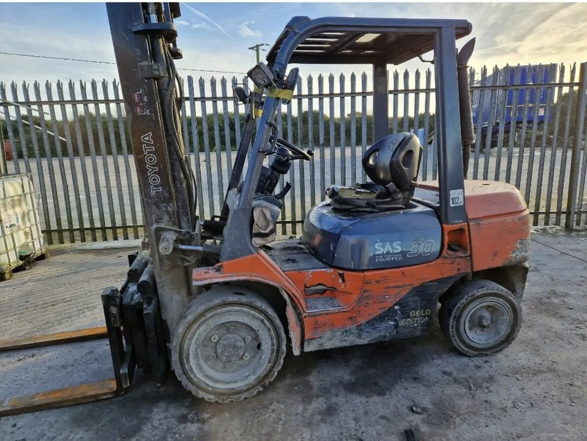 3t Toyota forklift - Image 4