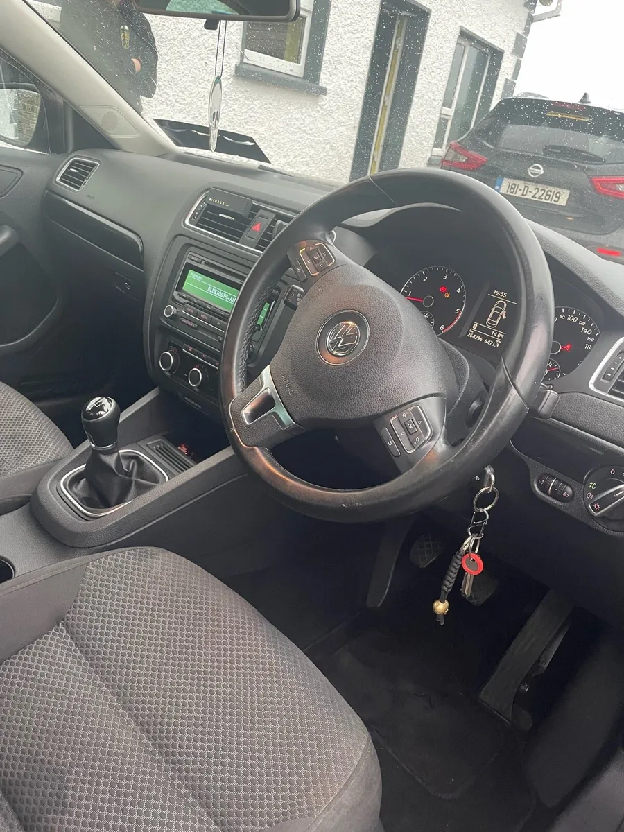 Volkswagen Jetta - Image 4