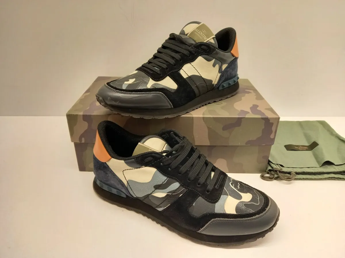 Online Shoe Auction - Image 1