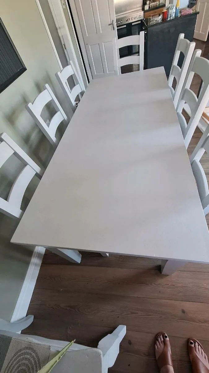 Dinning table - Image 1