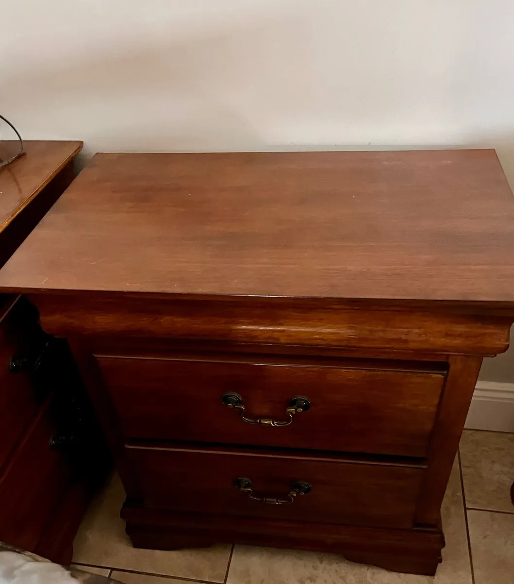 Bedroom Furniture Set - Image 1