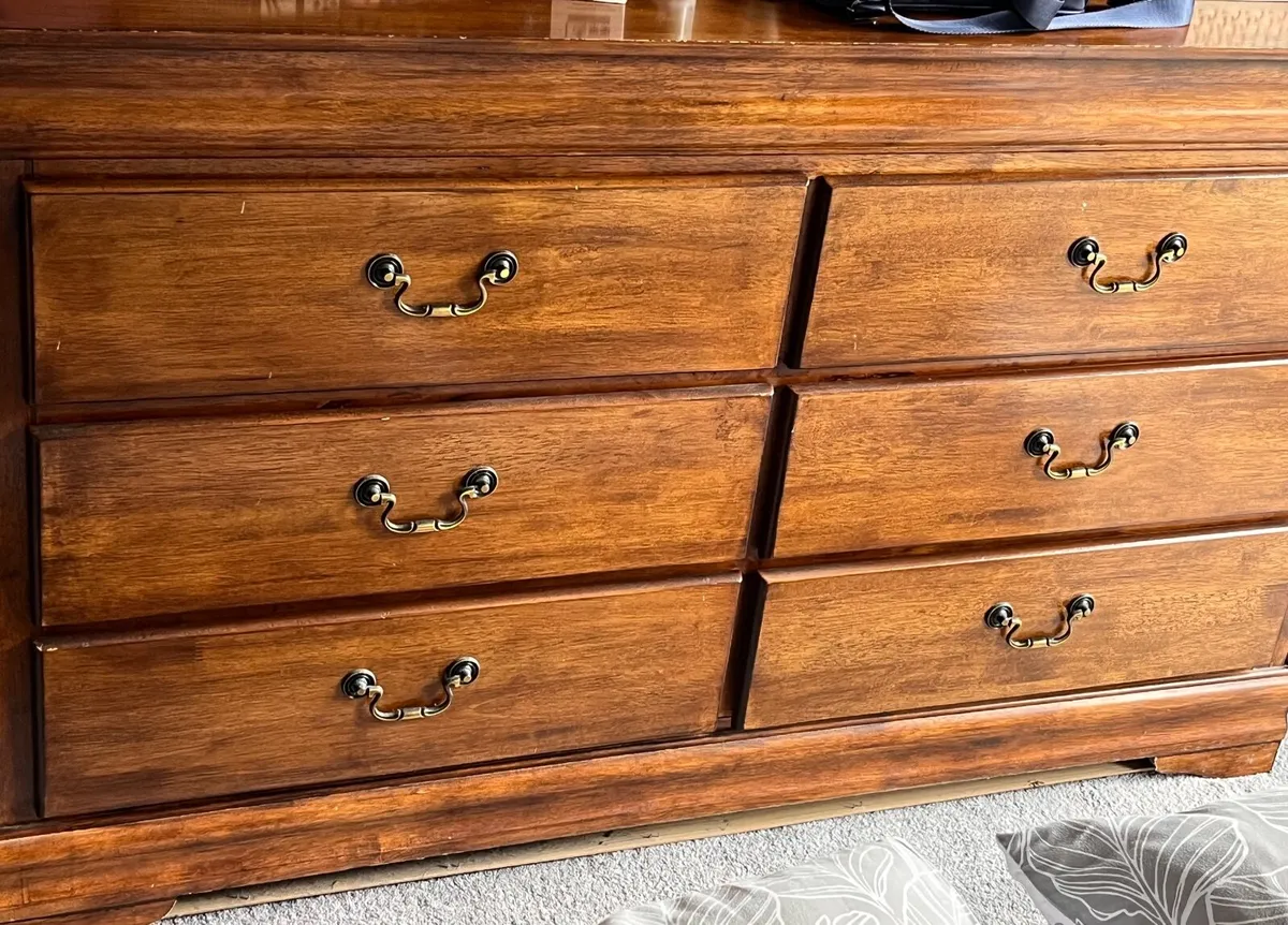 Bedroom Furniture Set - Image 2