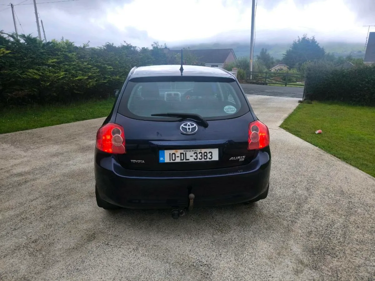 Toyota auris 2010 1.3 petrol - Image 4
