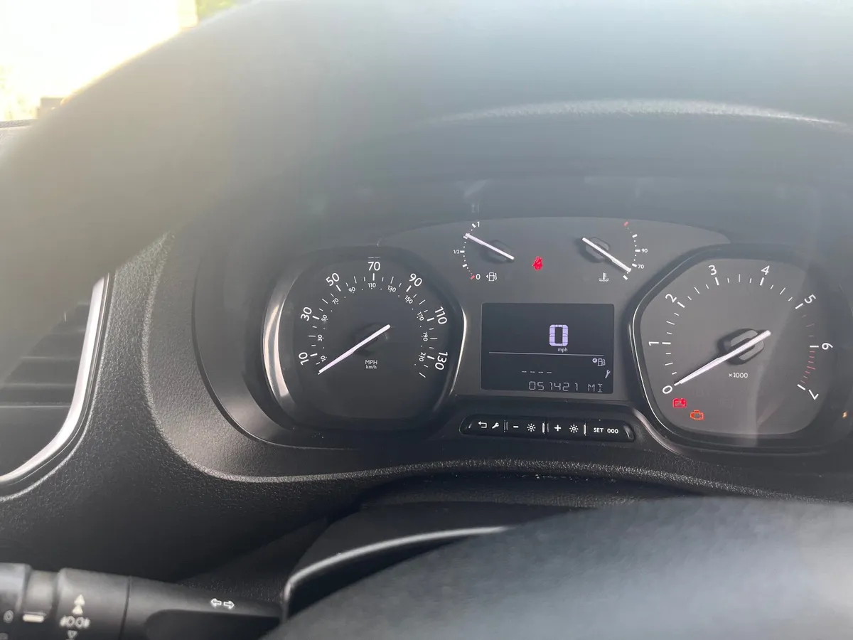 Peugeot Expert 2019 - Image 2