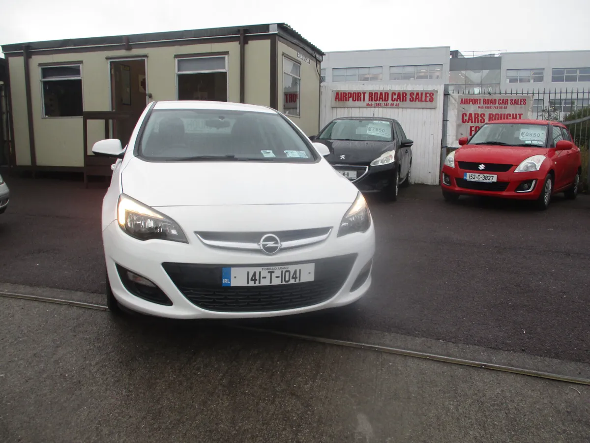 Opel Astra 2014 LOW MILAGE CAR - Image 3