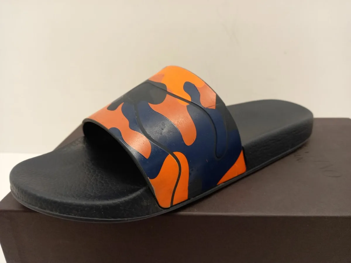 Online Auction Of Valentino Flip Flops & More! - Image 4