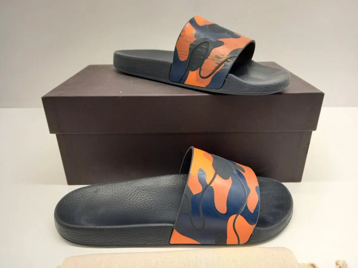 Online Auction Of Valentino Flip Flops & More! - Image 1