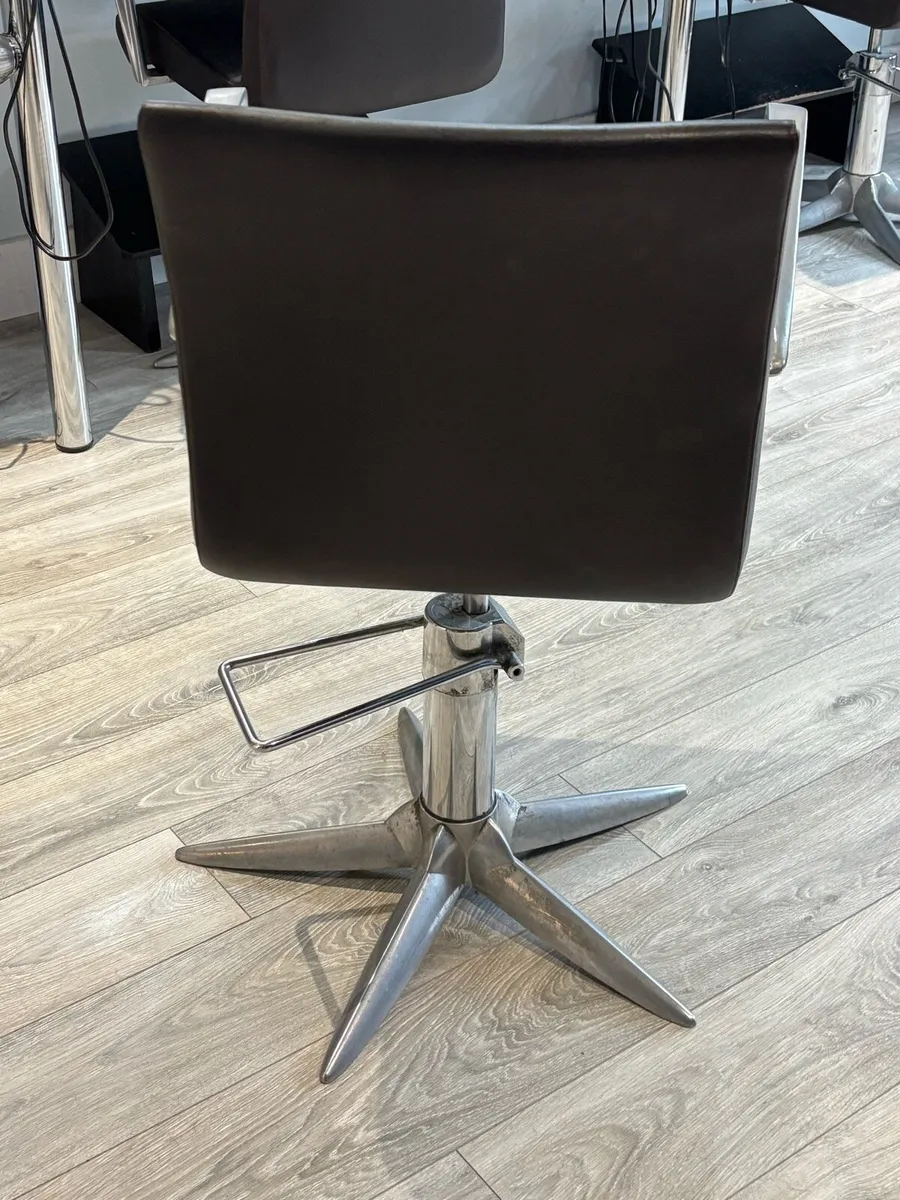 Salon chairs - Image 2