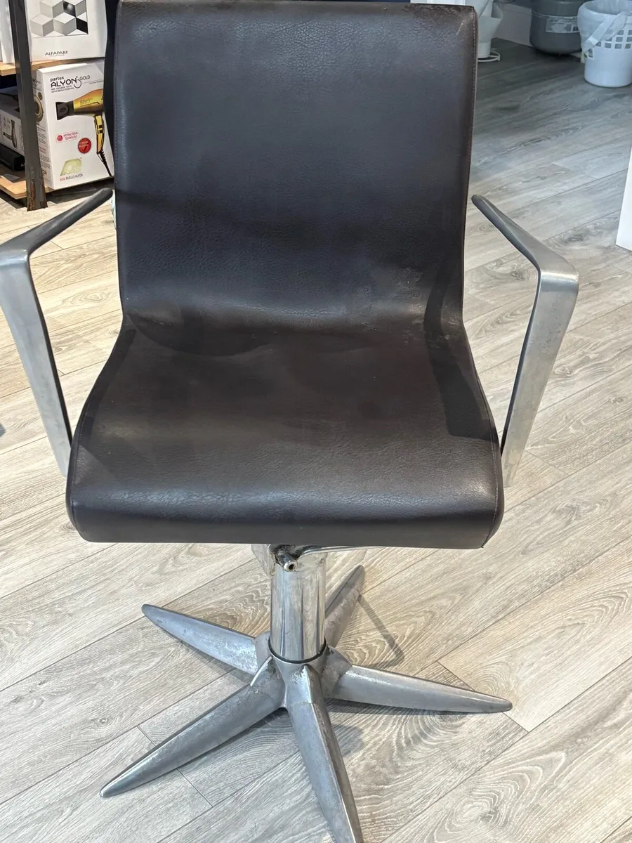 Salon chairs - Image 3