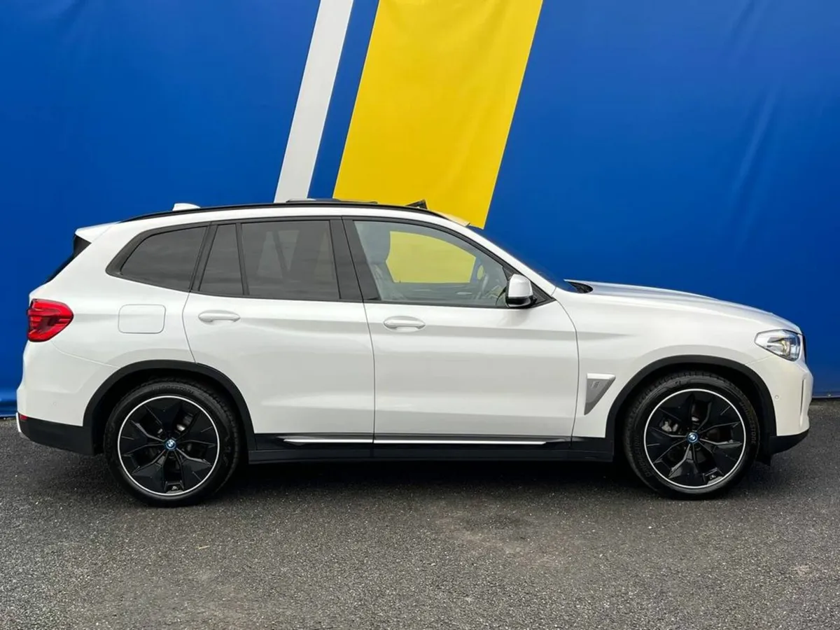 BMW iX3 PREMIER EDITION // PANORAMIC SUNROOF // AD - Image 4