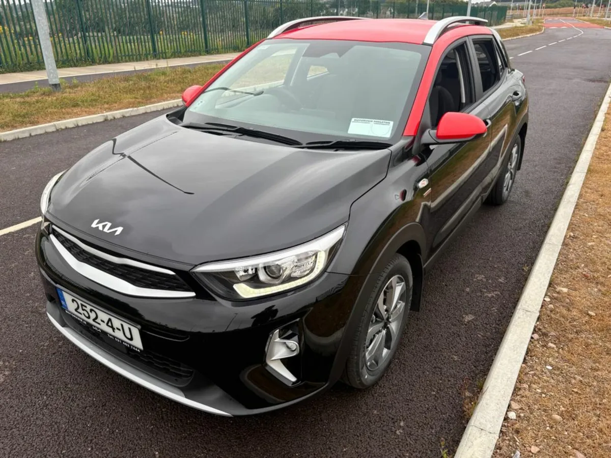 Kia Stonic 252 two tone, sports edition, **finance - Image 4
