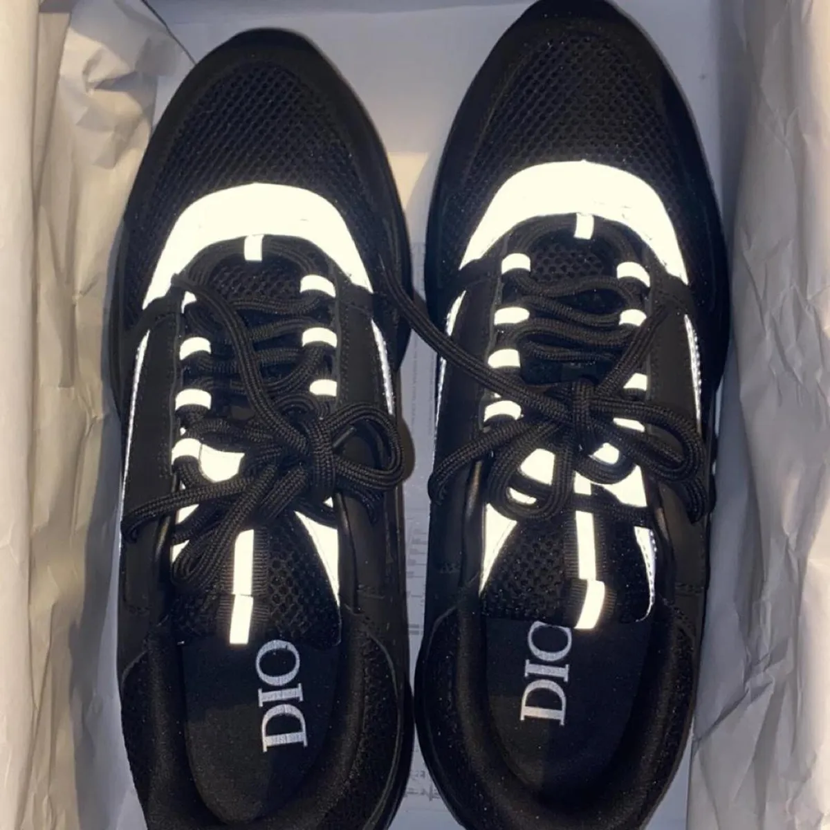 Dior B22 - Image 1
