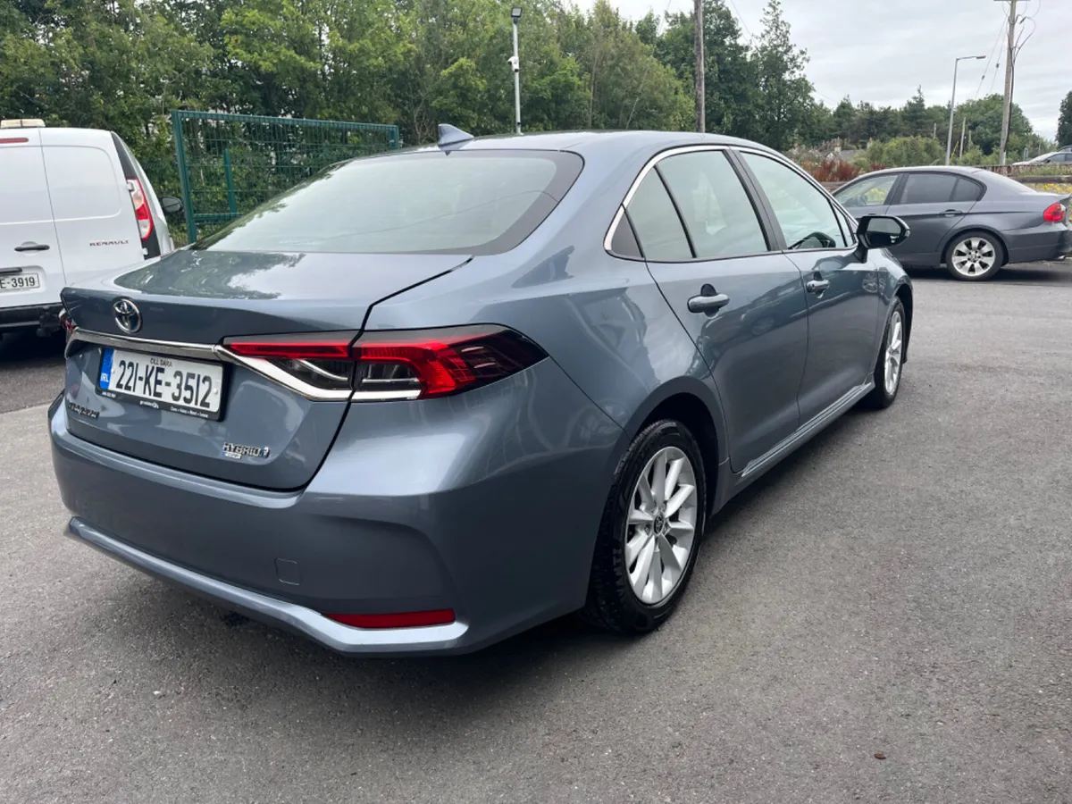 Toyota Corolla Saloon 1.8L Mild Hybrid - Image 2
