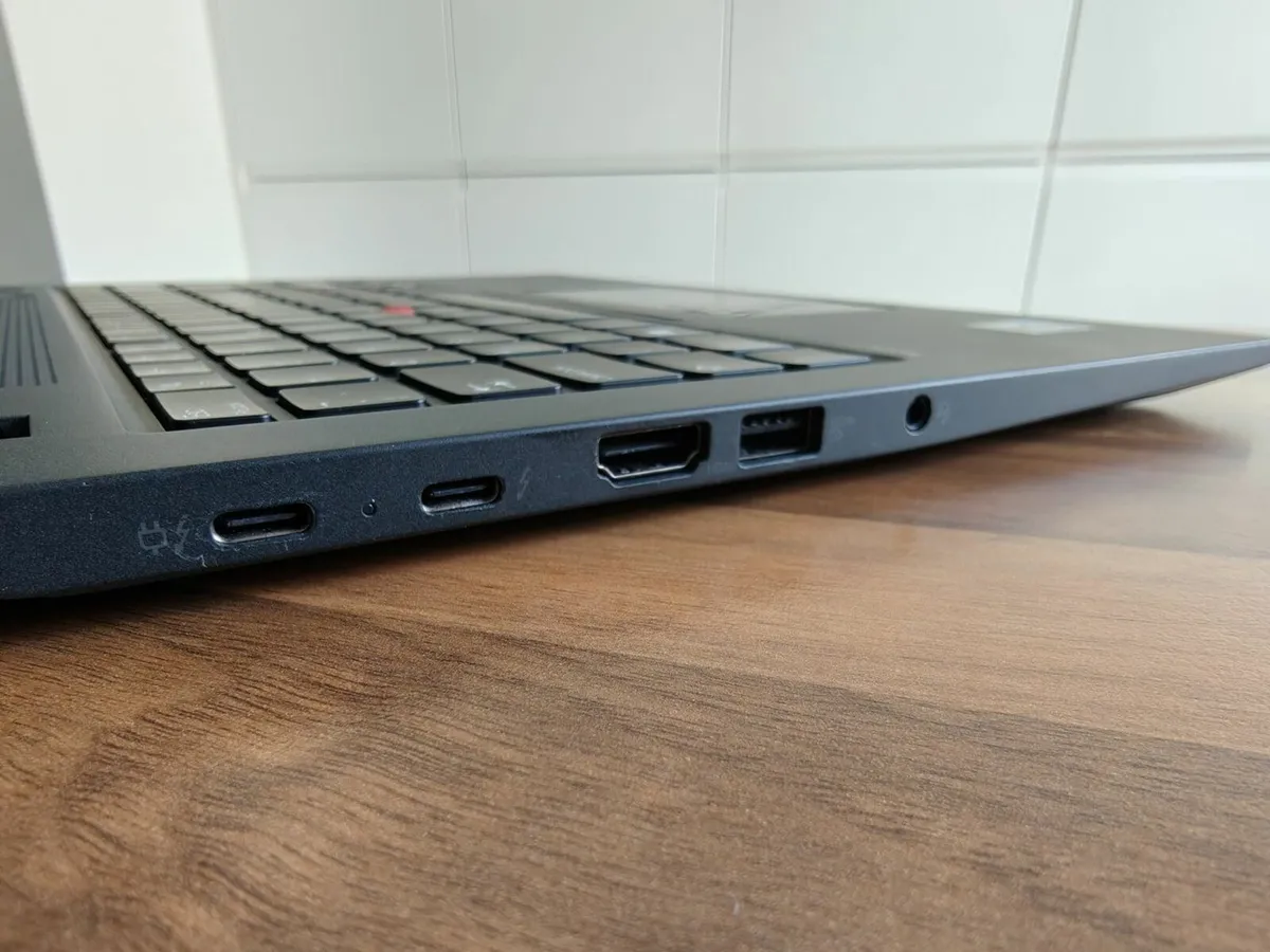 Lenovo ThinkPad T14s Laptop | 12th gen i7 | 16GB | - Image 4