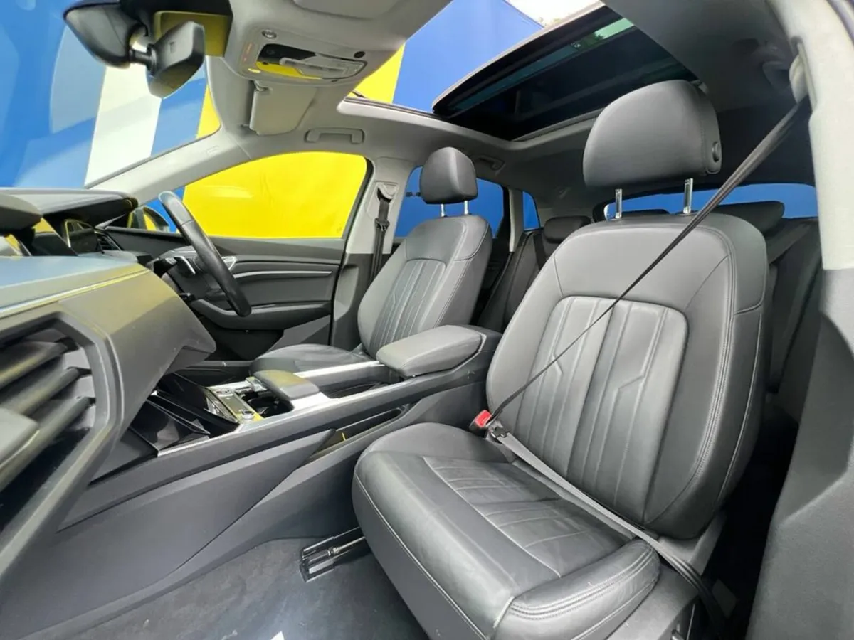 Audi e-tron 50 QUATTRO // OPENING PAN ROOF // AIR - Image 2