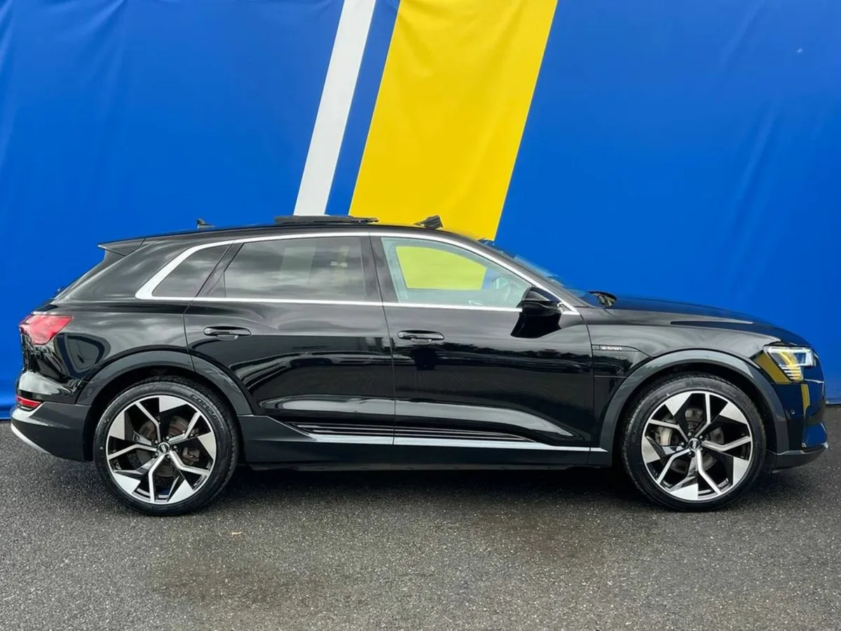 Audi e-tron 50 QUATTRO // OPENING PAN ROOF // AIR - Image 4