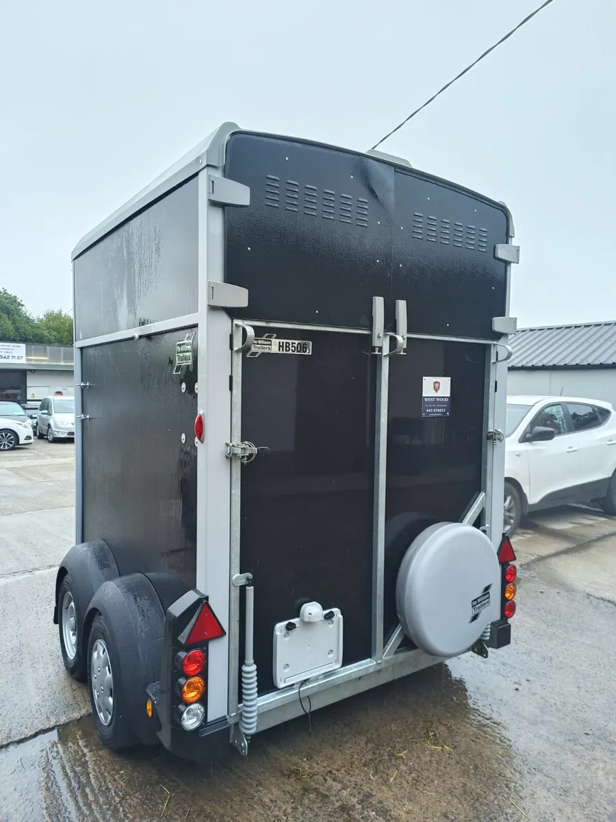 Horse box - Image 2