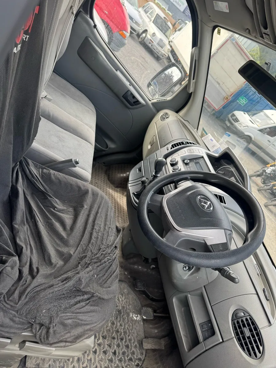 2017 LDV V80 low miles CVRT 12-25 - Image 4