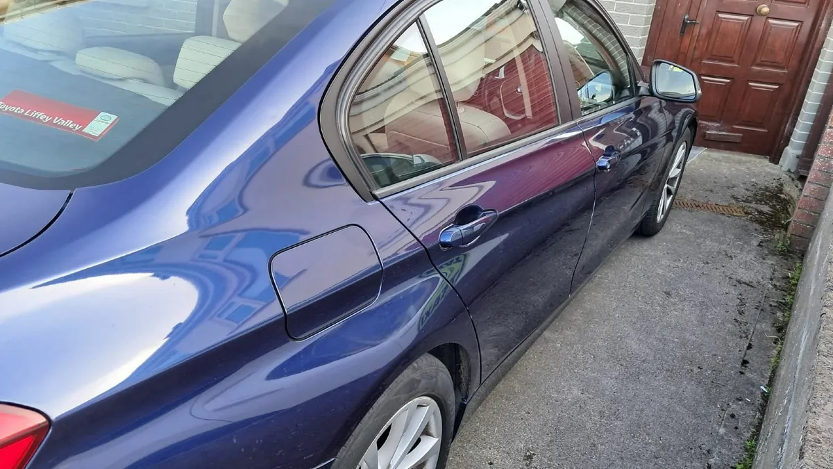 BMW 3-Series 2015 - Image 2