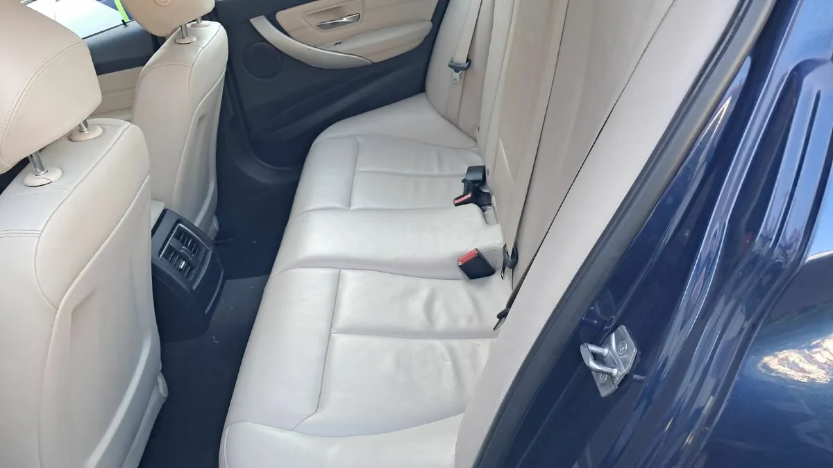 BMW 3-Series 2015 - Image 3