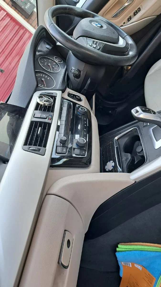 BMW 3-Series 2015 - Image 4