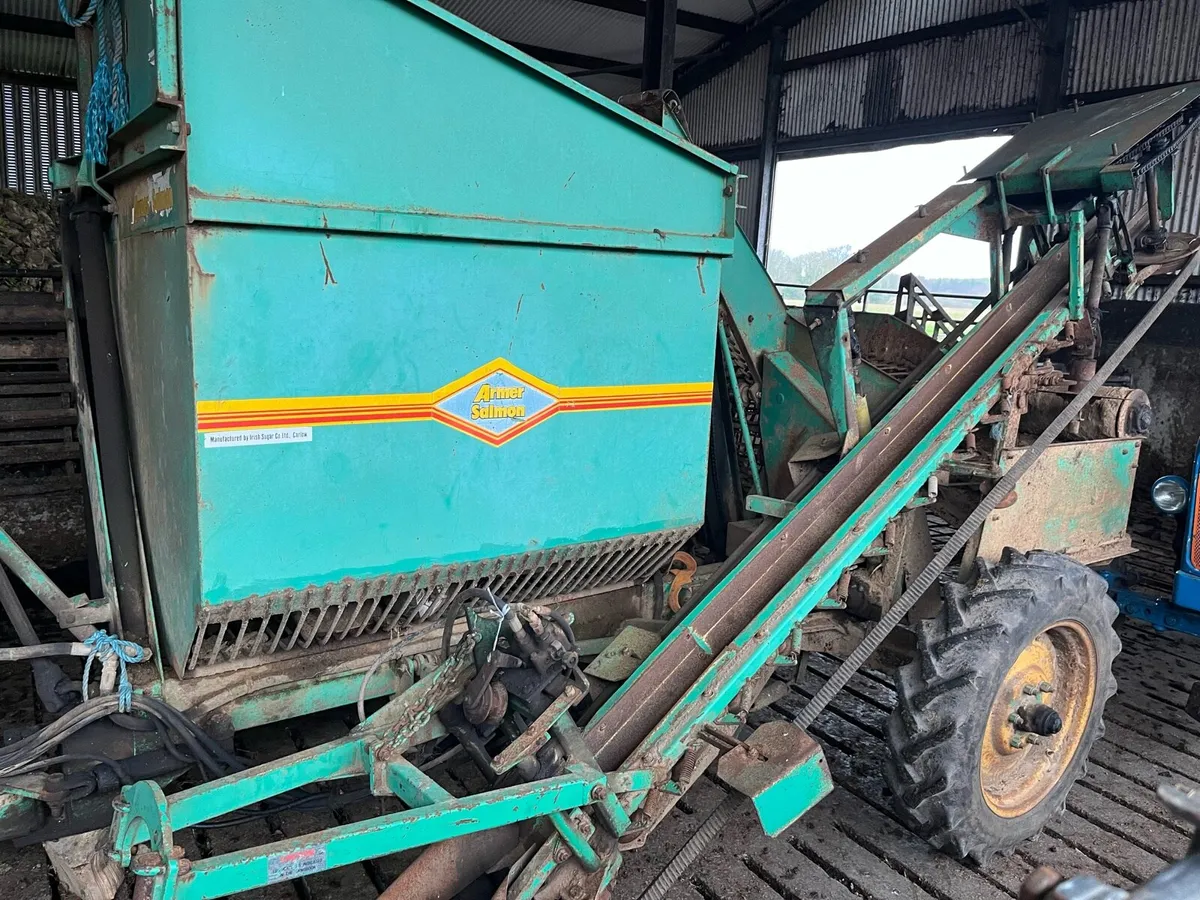 Armour salmon beet harvester - Image 1