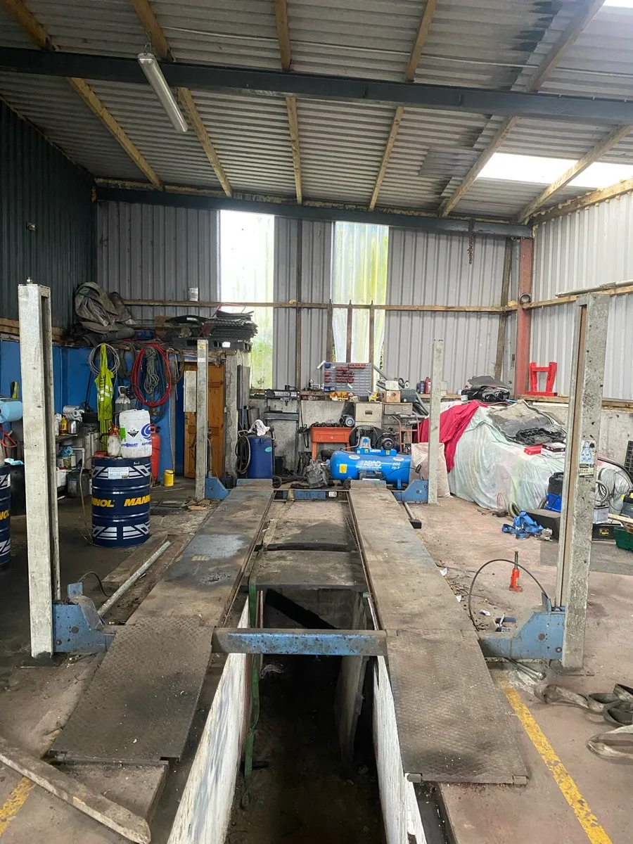 4 Post Lift - Image 1