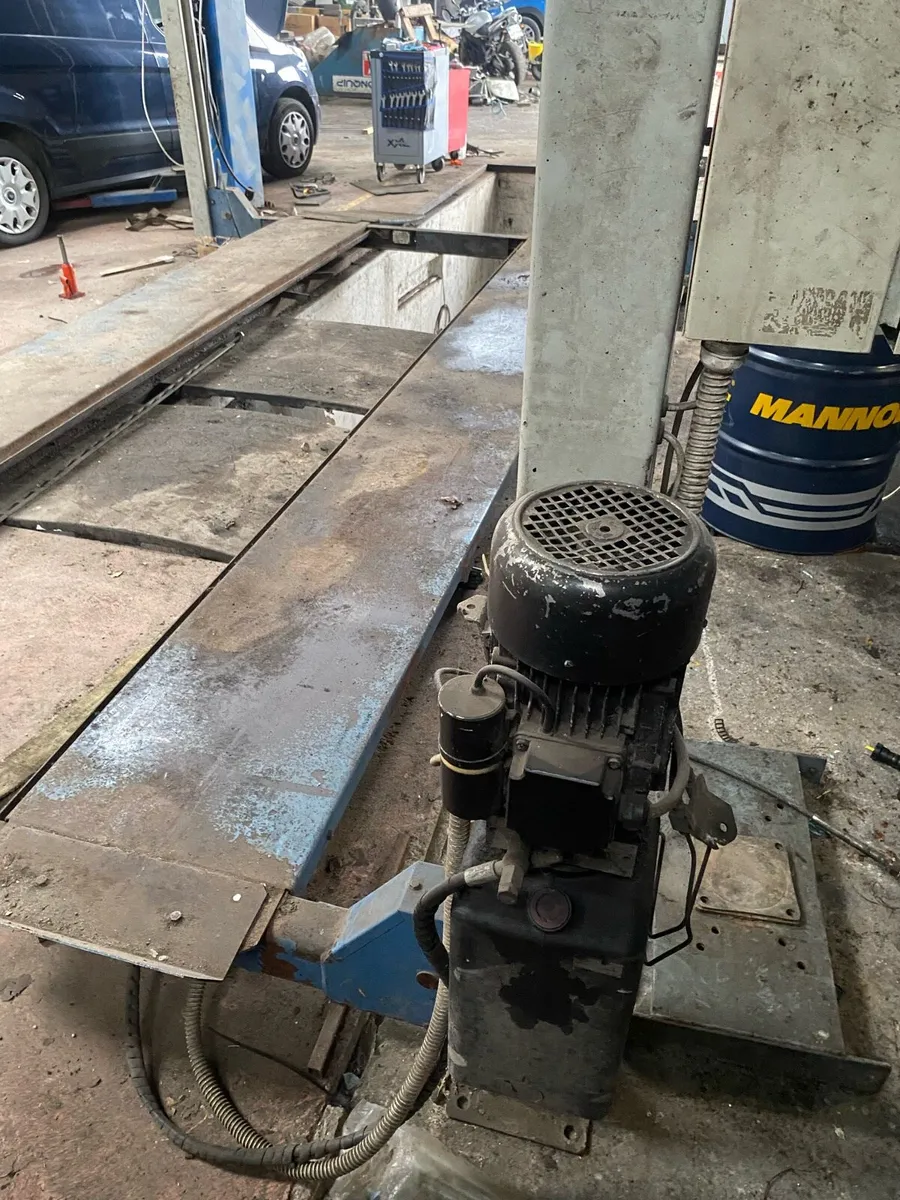 4 Post Lift - Image 4