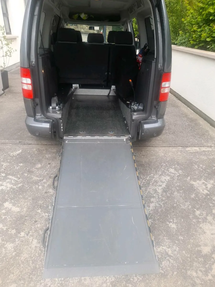 VW caddy maxi WAV - Image 2