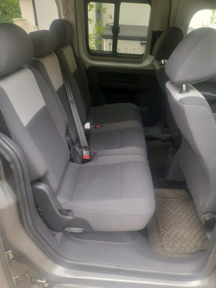 VW caddy maxi WAV - Image 4