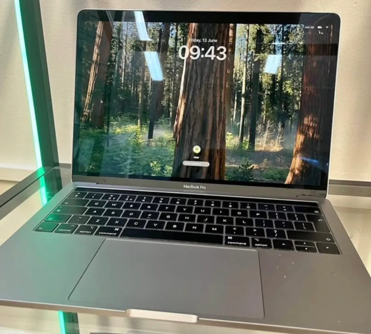 MacBook - Image 3