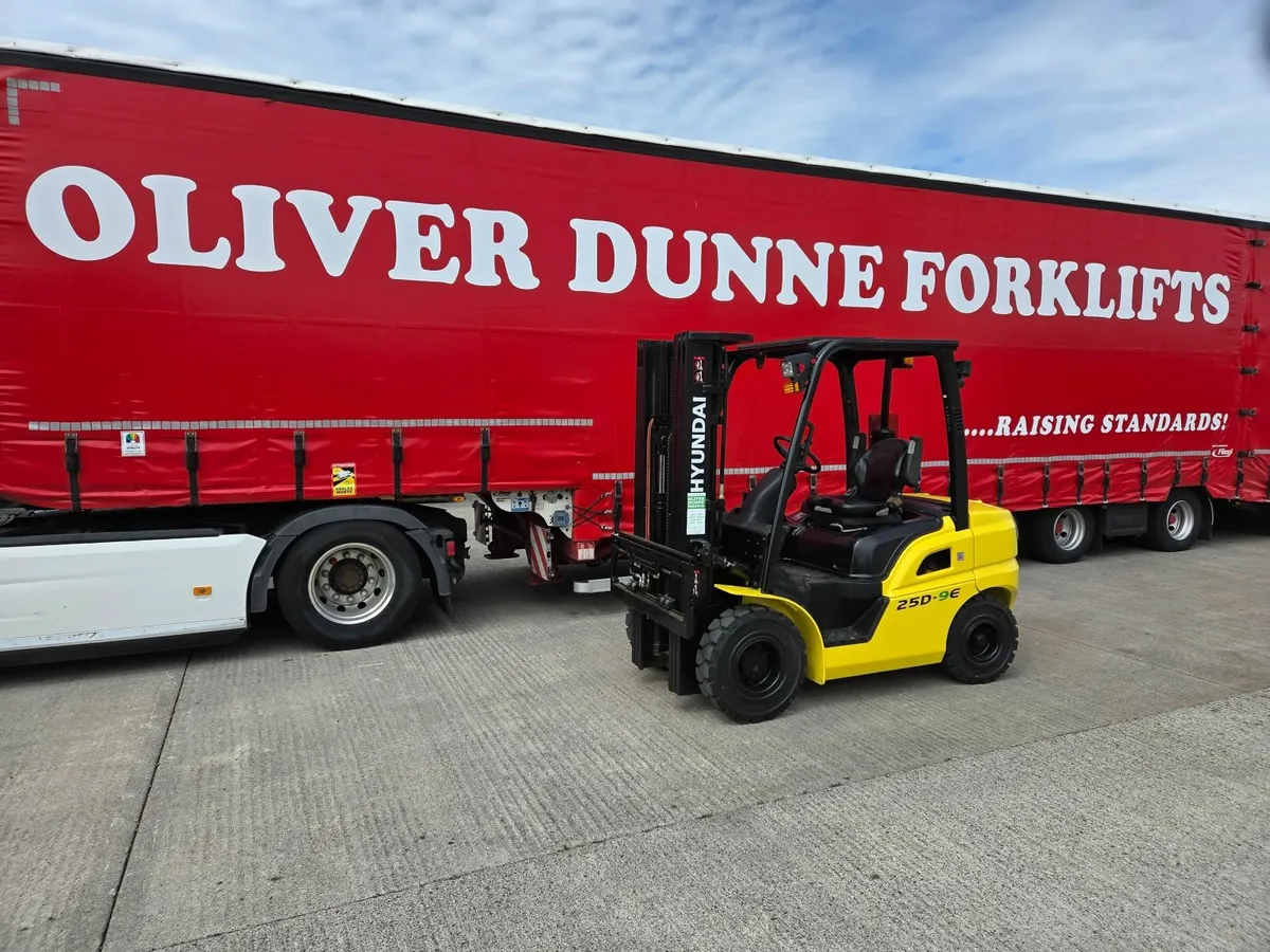 Hyundai 25D-9E Forklift - Image 1