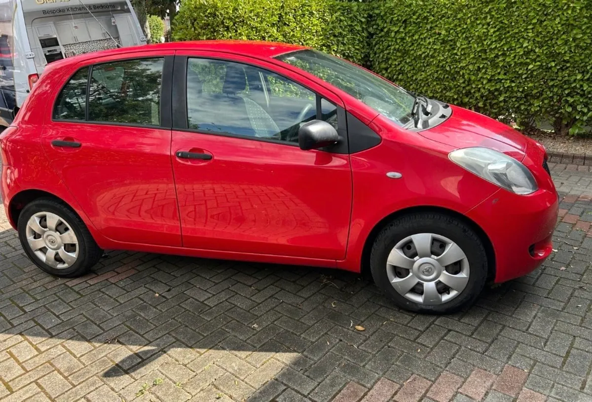 Toyota Yaris 2007 - Image 2