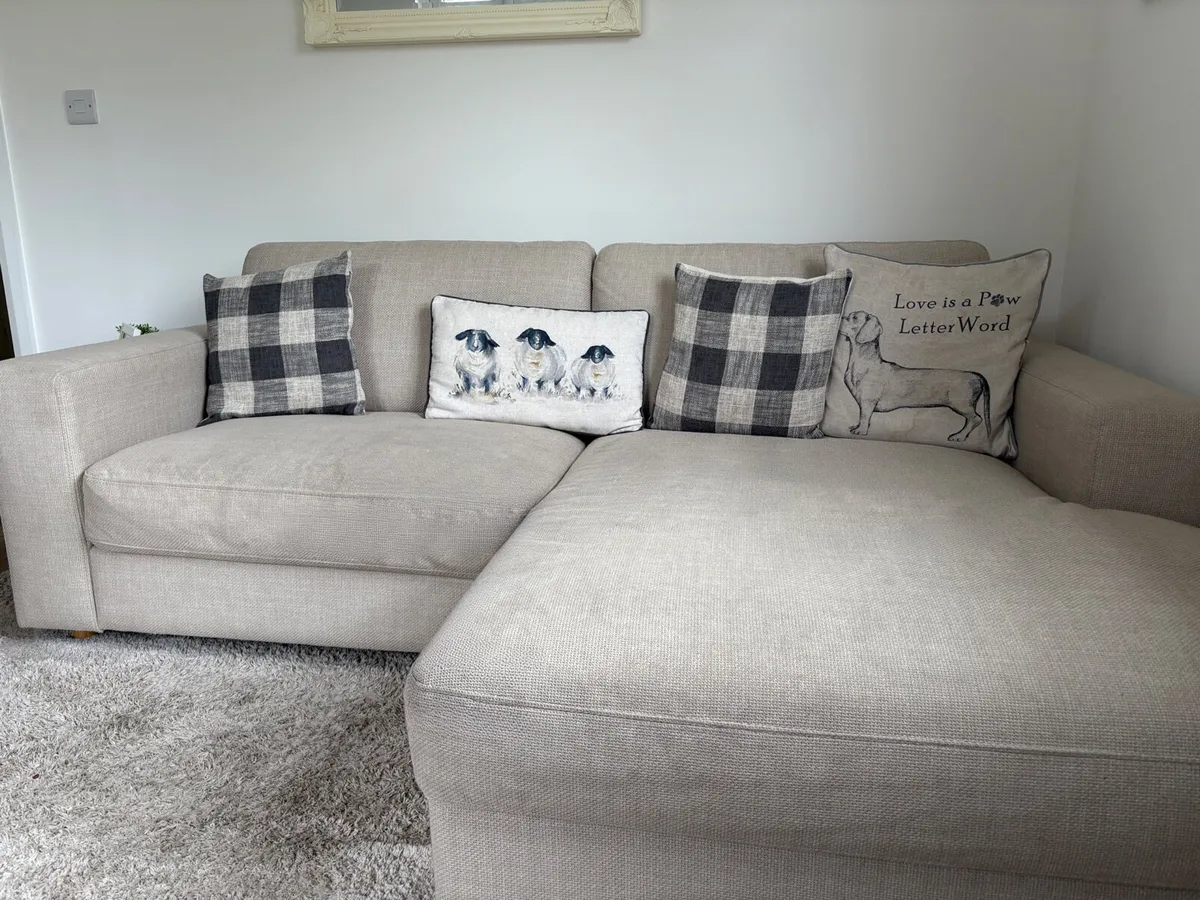 L-shaped sofa - Image 2