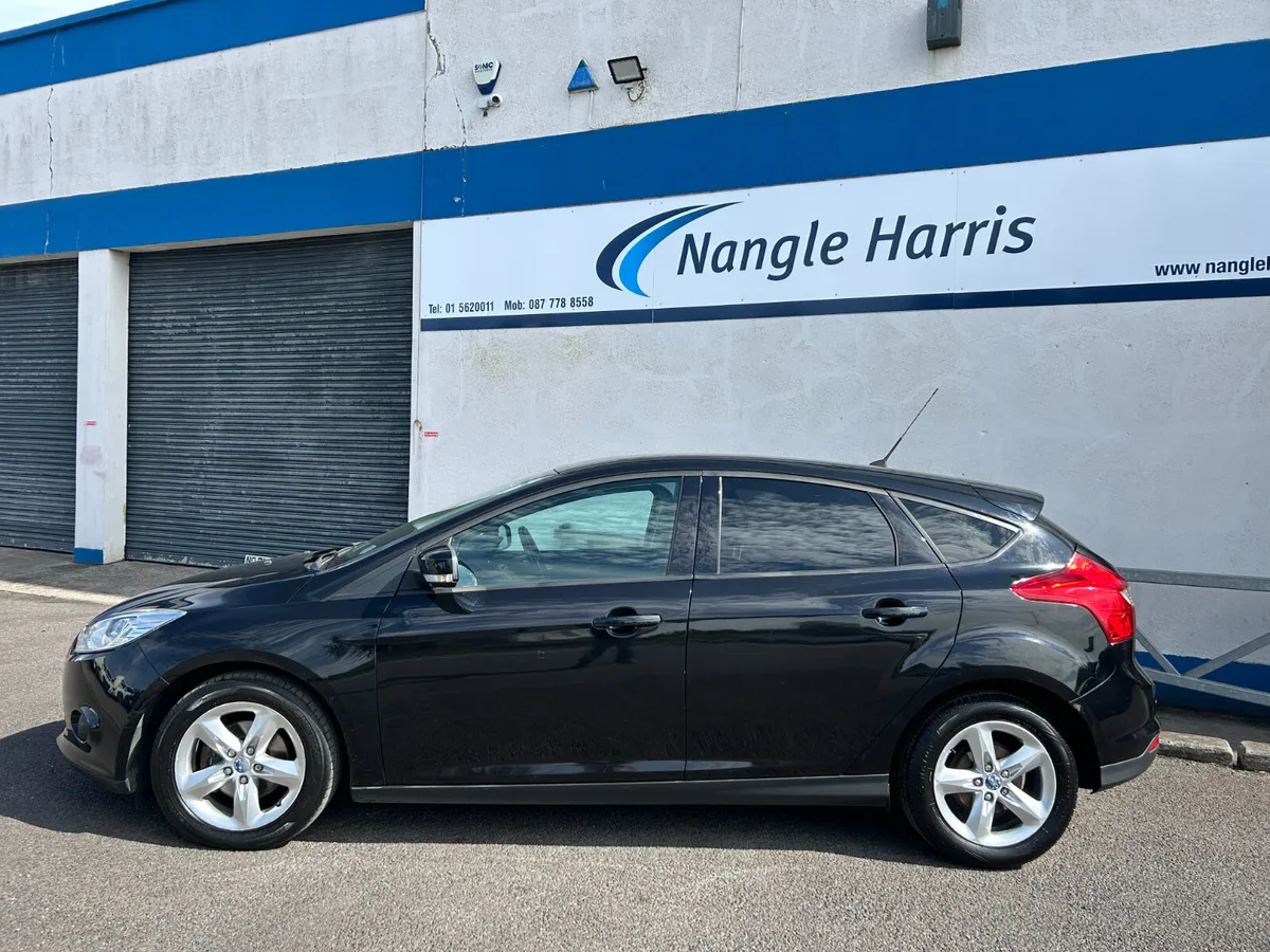 Ford Focus 2011 DIESEL - Image 2