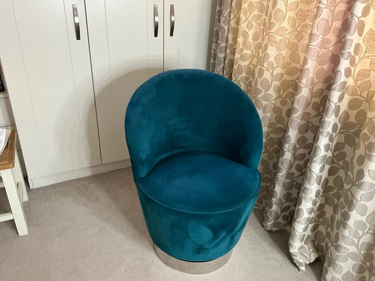 Accent Chair/ Vanity Chair - Image 1
