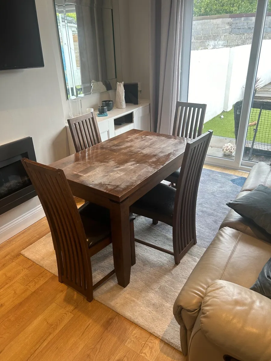 Kitchen table and chairs - Image 2