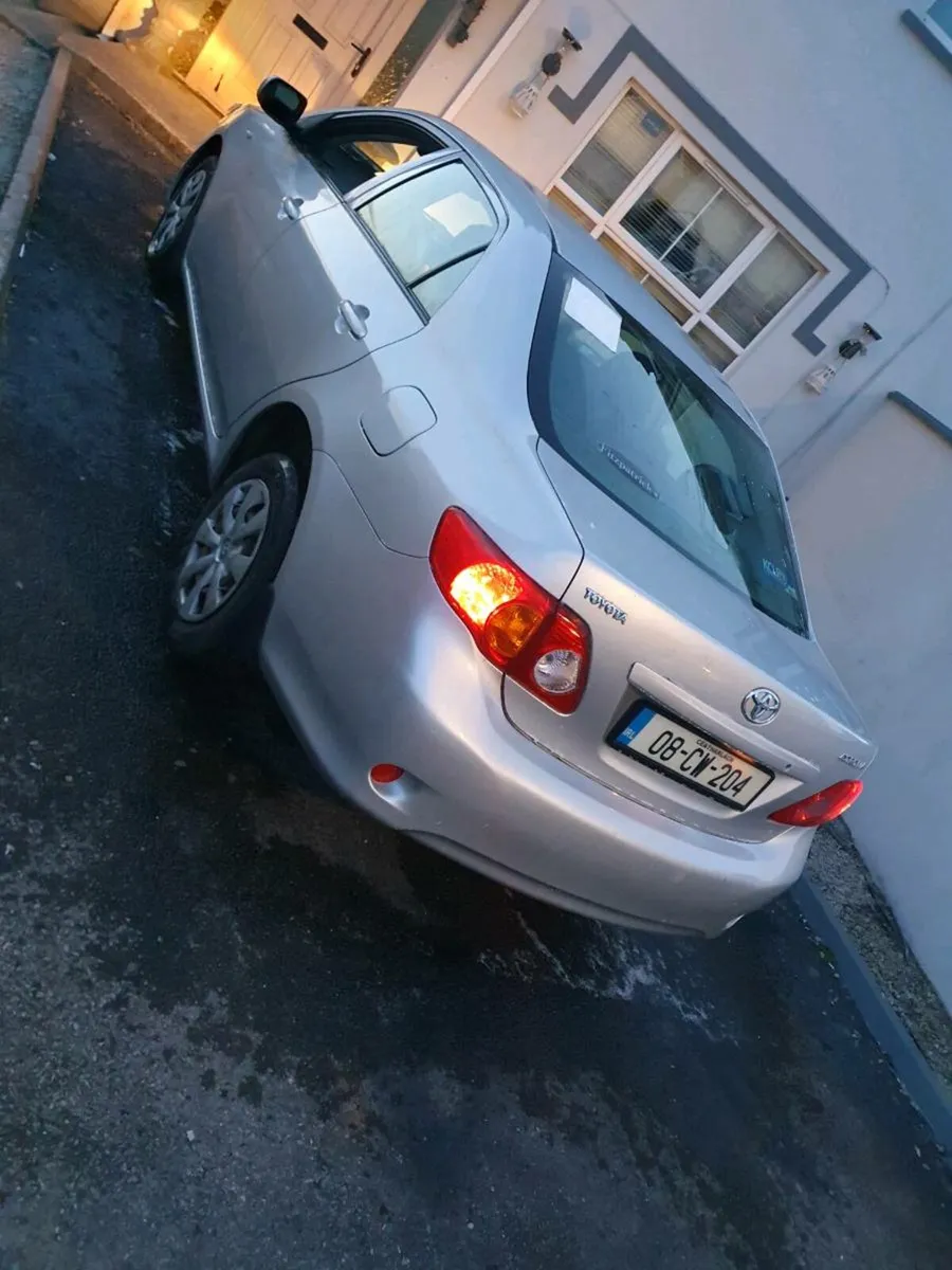 Toyota corolla - Image 2