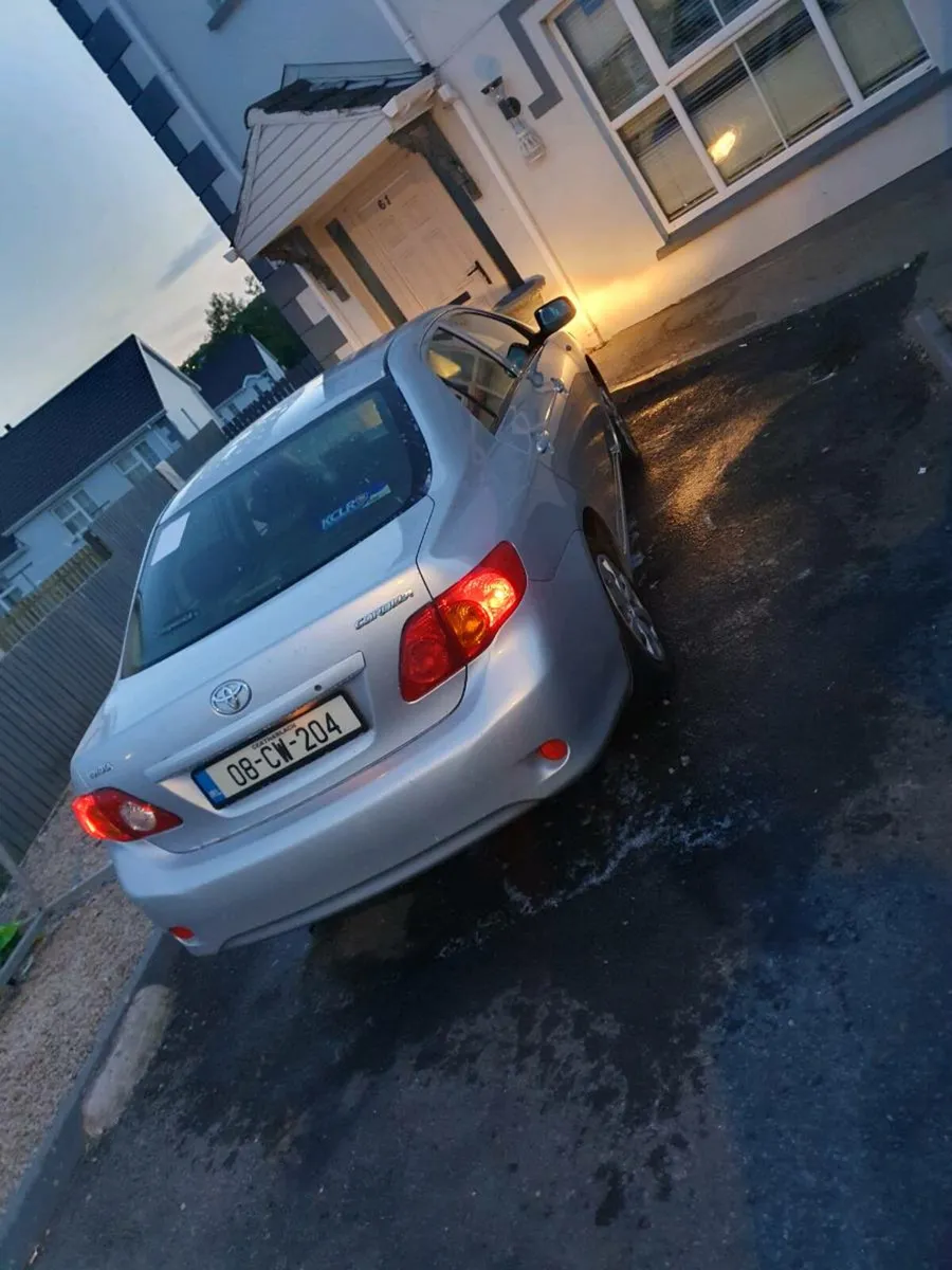 Toyota corolla - Image 3