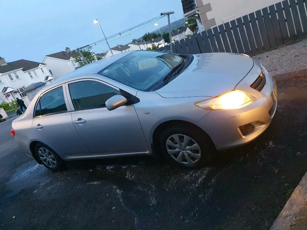 Toyota corolla - Image 4