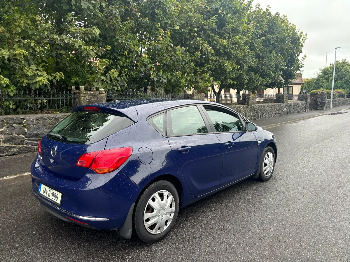 141 Opel Astra - Image 2