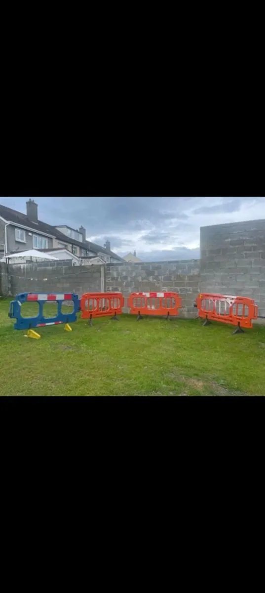 Heavy duty barriers