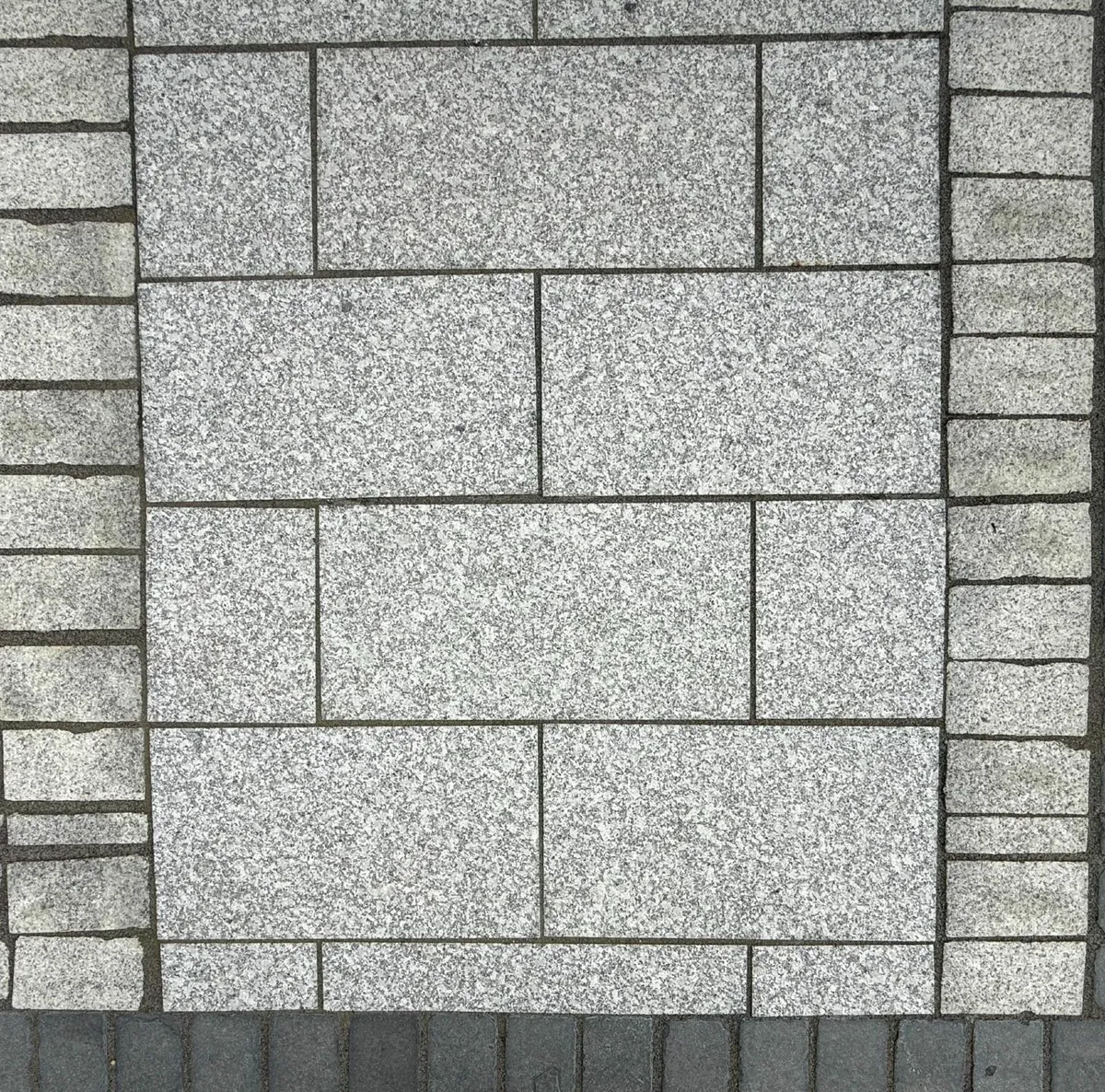 30mm Granite Paving - Reduced to Clear - Image 1