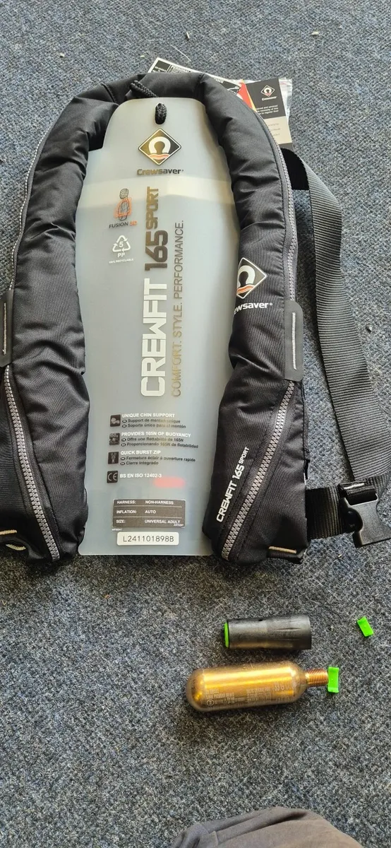Crewsaver lifejacket automatic 165n