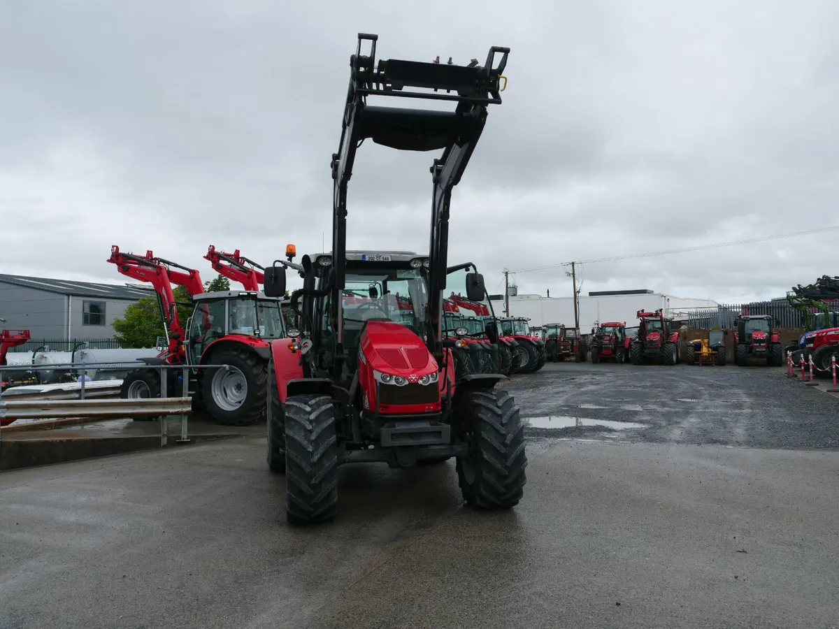MASSEY FERGUSON 5712S - Image 3