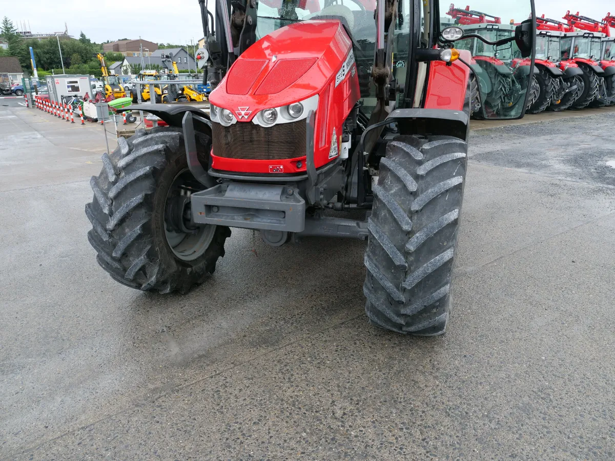 MASSEY FERGUSON 5712S - Image 4